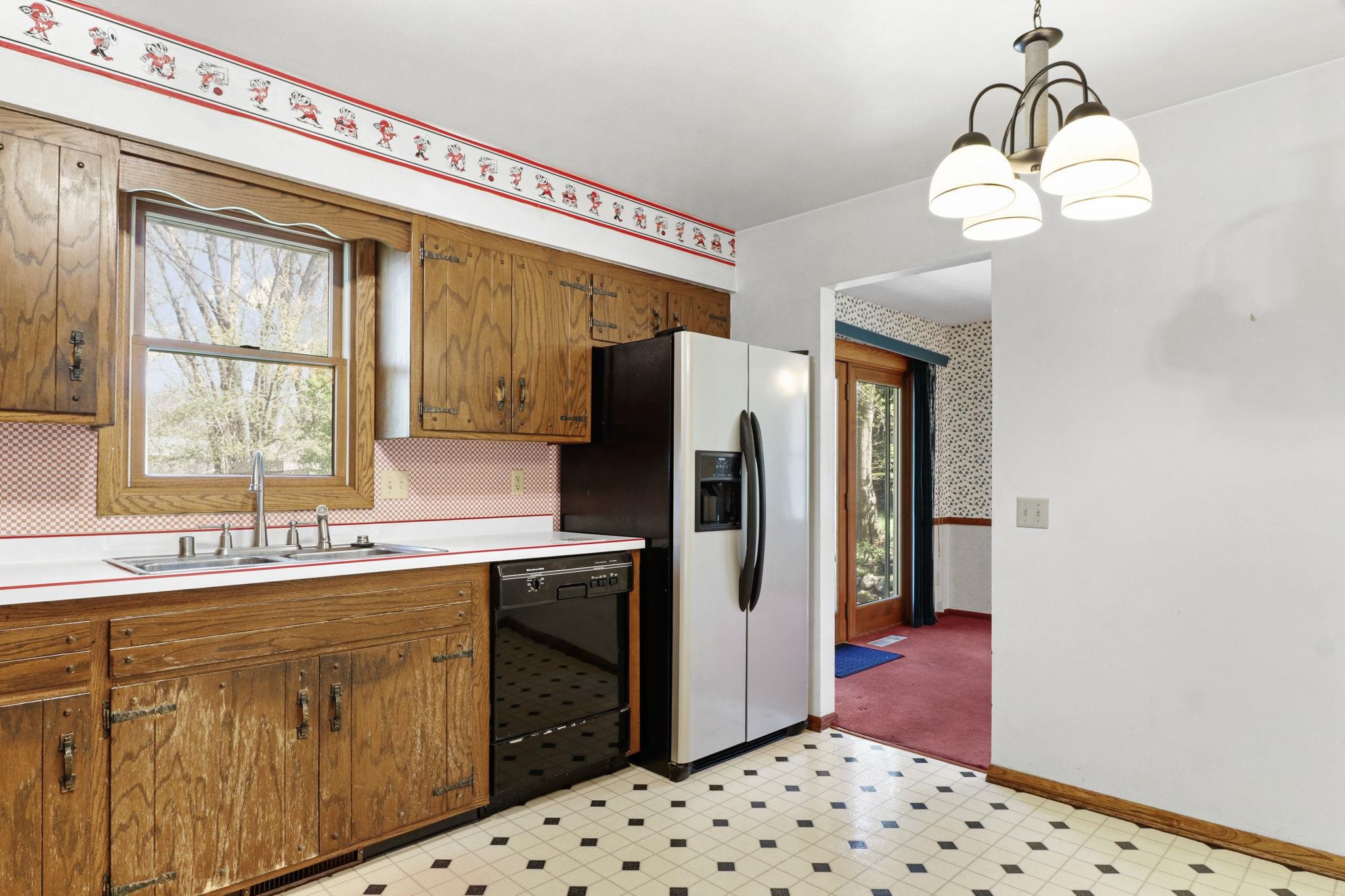 6014 Old Middleton Road Madison, WI 53705 - Photo 4 of 35
