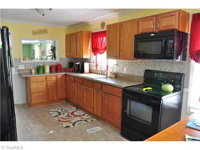 1738 Poole Town Road Asheboro, NC 27205 - Photo 5 of 16 Kitchen.