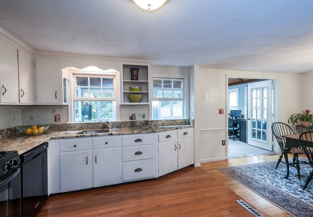 94 Parting Rock Road Duxbury, MA 02332 - Photo 7 of 25 Gallery Image 7