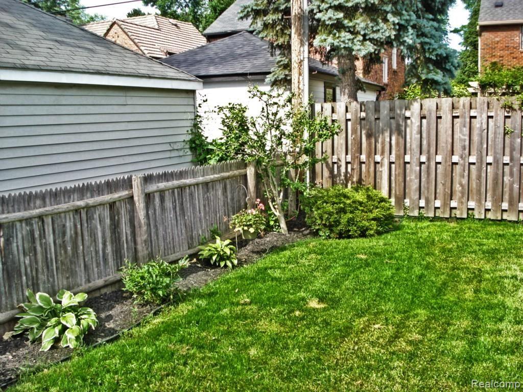 284 Fisher Road Grosse Pointe, MI 48230 - Photo 25 of 69 DSC04971.jpg