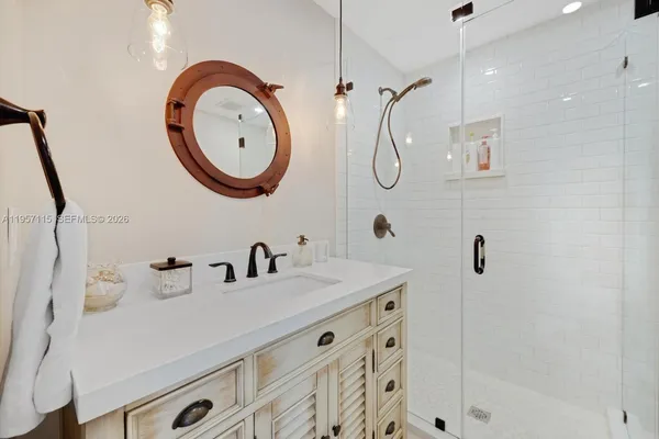 $1,340,000 | 230 Jolly Roger Drive, Key Largo, FL 33037
