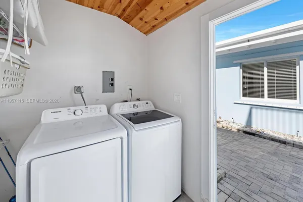 $1,340,000 | 230 Jolly Roger Drive, Key Largo, FL 33037