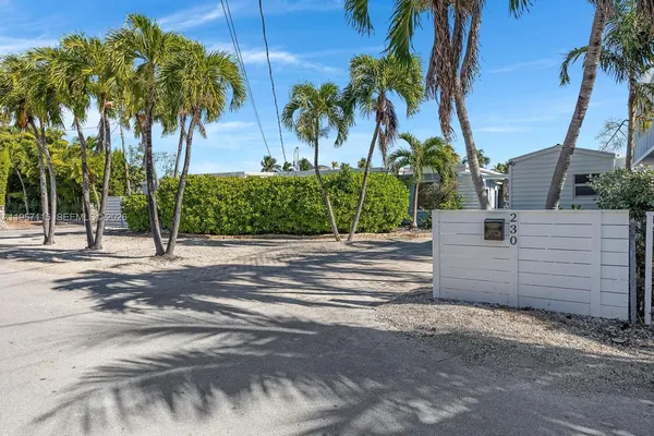 $1,340,000 | 230 Jolly Roger Drive, Key Largo, FL 33037