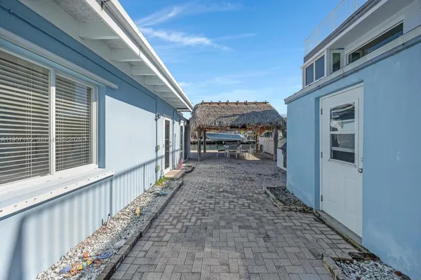 $1,340,000 | 230 Jolly Roger Drive, Key Largo, FL 33037