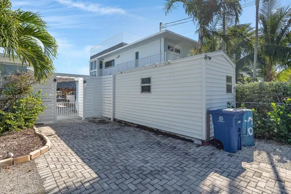 $1,340,000 | 230 Jolly Roger Drive, Key Largo, FL 33037