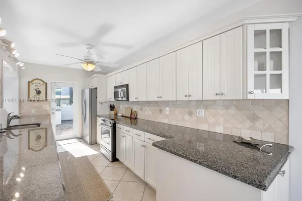 $1,340,000 | 230 Jolly Roger Drive, Key Largo, FL 33037