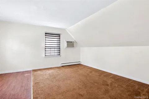 $899,000 | 138-19 Caney Lane | Rosedale