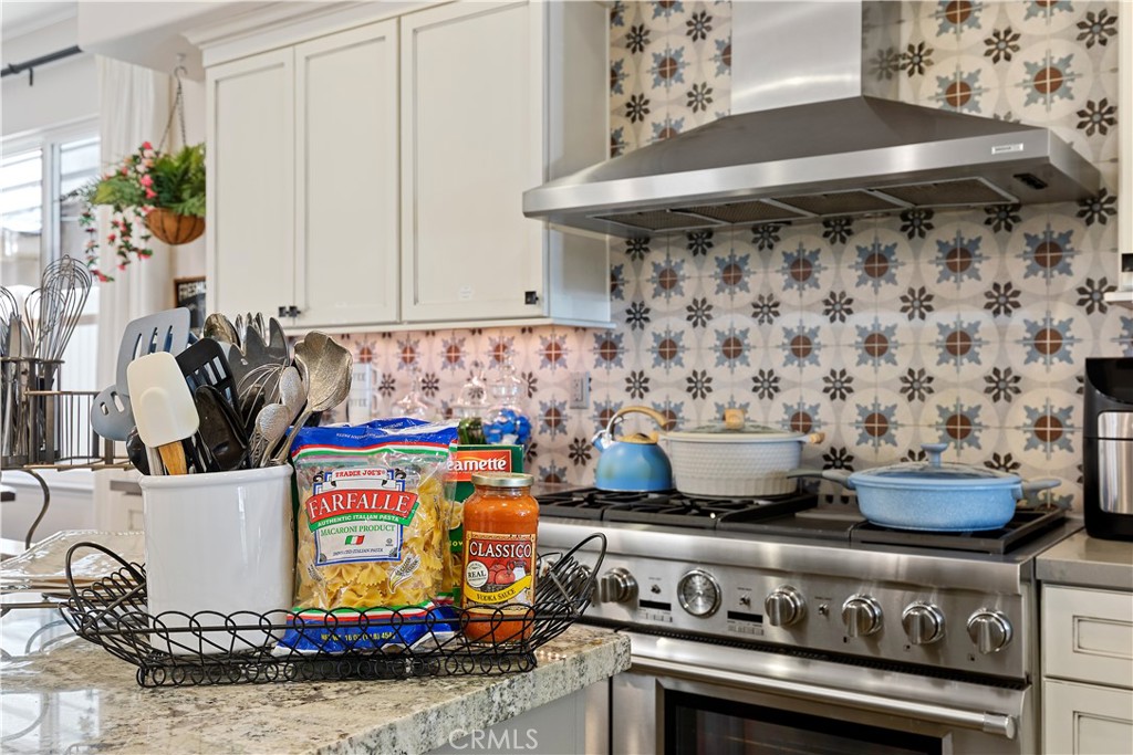 610 17th Street Huntington Beach, CA 92648 - Photo 42 of 64 Stove