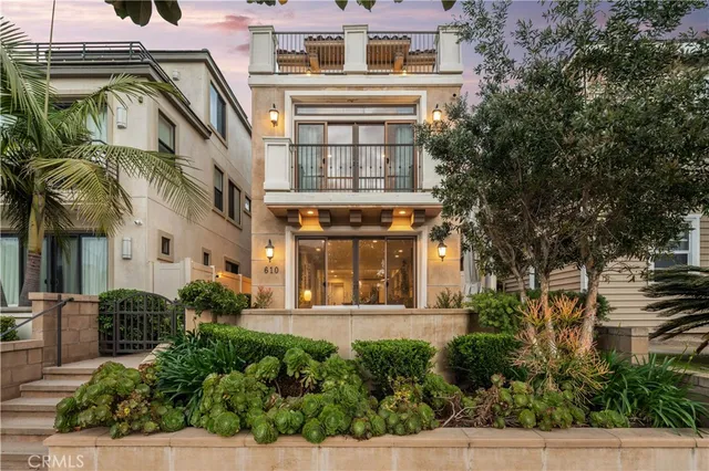 $8,499 | 610 17th Street, Huntington Beach, CA 92648