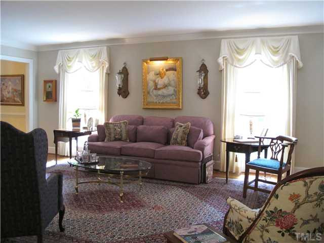 3300 Childers Street Raleigh, NC 27612 - Photo 4 of 25 Living Room