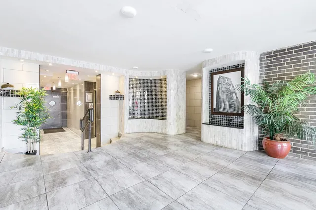 $1,800 | 6021 North Winthrop Avenue, Unit 507, Chicago, IL 60660