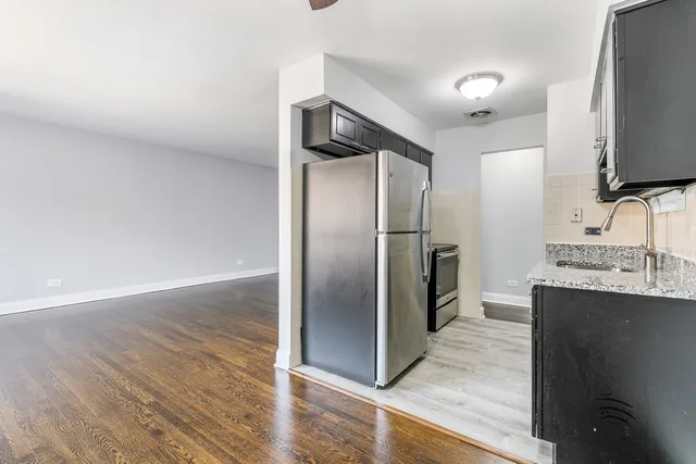 $1,800 | 6021 North Winthrop Avenue, Unit 507, Chicago, IL 60660