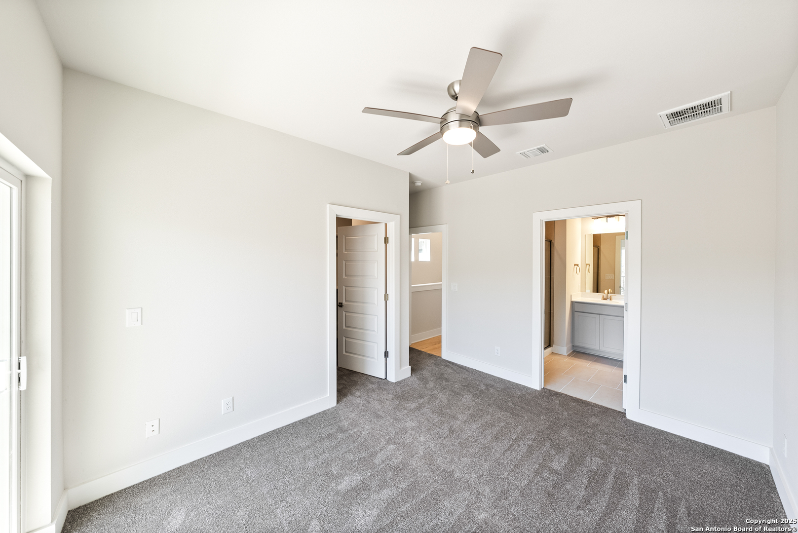419 Ira Avenue, Unit 1101 San Antonio, TX 78209 - Photo 17 of 22 a view of an empty room