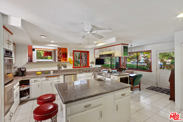 6653 Zumirez Drive Malibu, CA 90265 - Photo 11 of 50