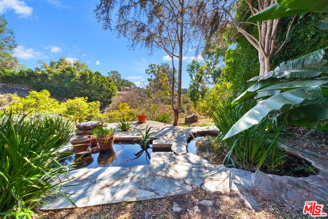 6653 Zumirez Drive Malibu, CA 90265 - Photo 16 of 50