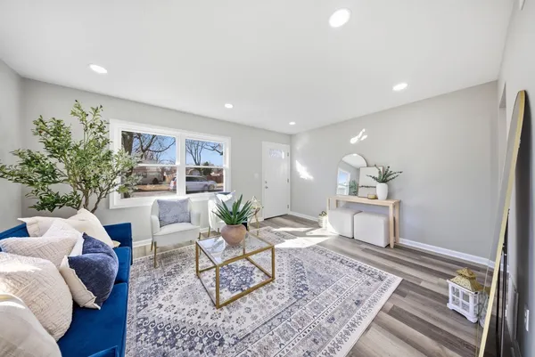 $224,900 | 222 Park Drive, Joliet, IL 60436