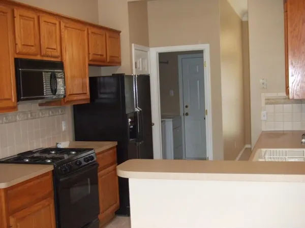 $2,250 | 403 Princeton Circle, College Station, TX 77840