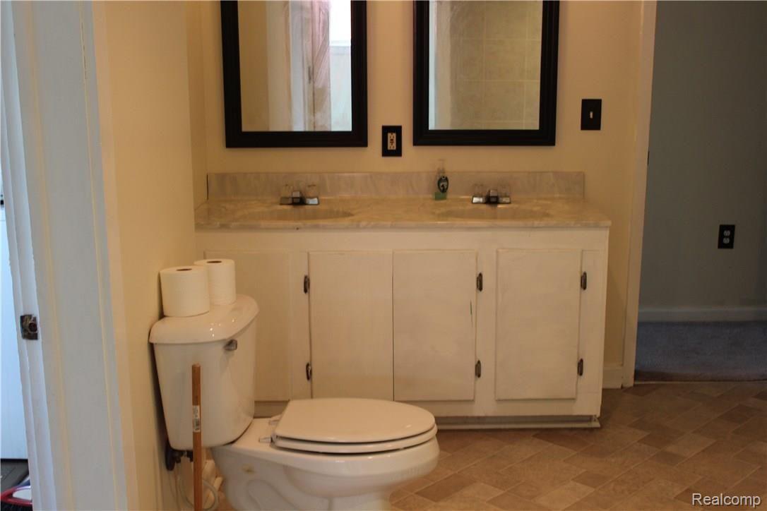 13201 South New Lothrop Road Byron, MI 48418 - Photo 25 of 32 IMG_8978.JPG