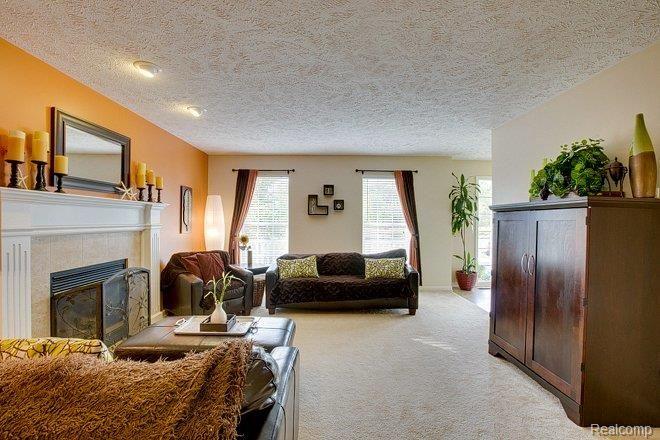 527 Hewitt Street Howell, MI 48843 - Photo 13 of 16 Living room 2.jpg