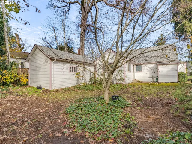 $325,000 | 458 West Hayes Street, Woodburn, OR 97071