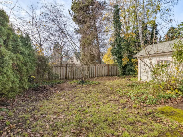 $325,000 | 458 West Hayes Street, Woodburn, OR 97071