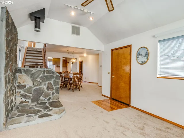 $325,000 | 458 West Hayes Street, Woodburn, OR 97071