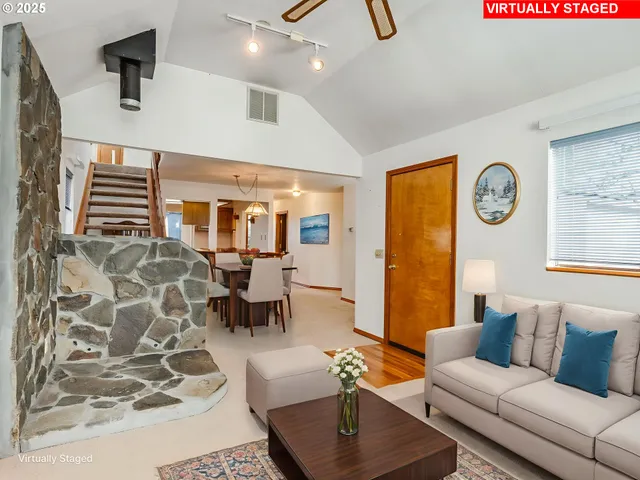 $325,000 | 458 West Hayes Street, Woodburn, OR 97071