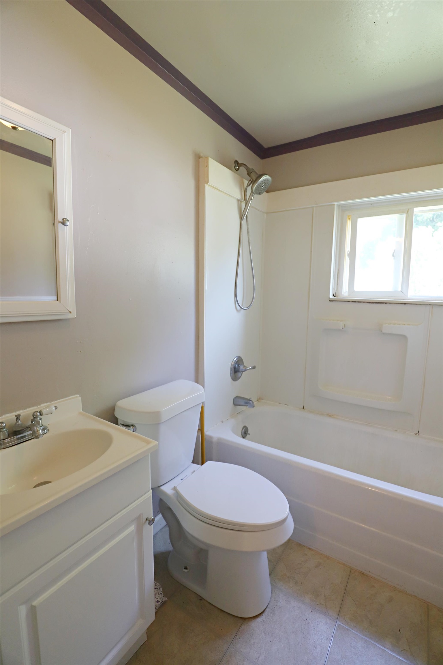 825 East River Road Flushing, MI 48433 - Photo 18 of 32