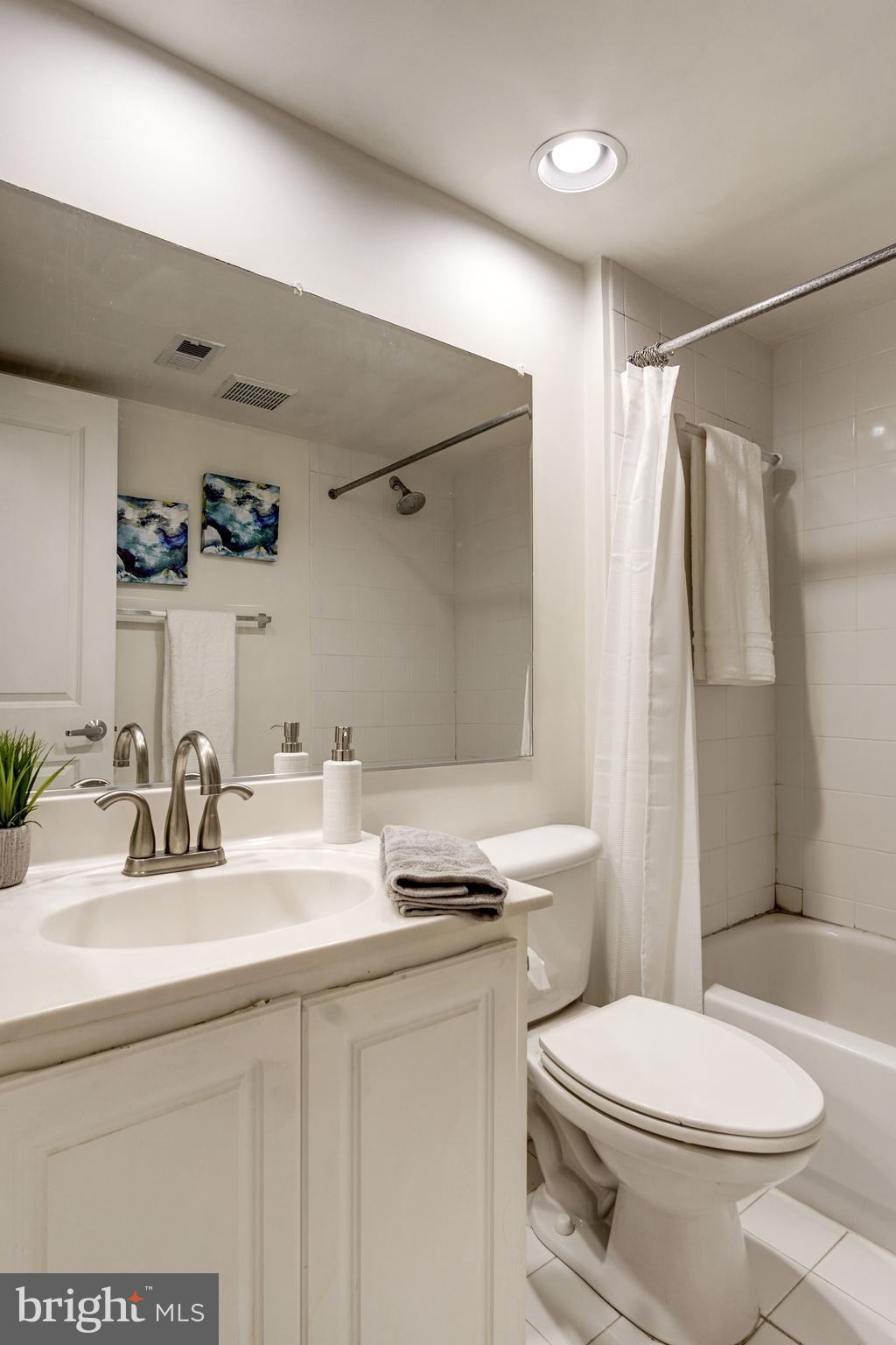 75 14th Street Northeast, Unit 75 Washington, DC 20002 - Photo 18 of 25