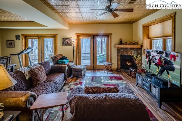 $850,000 | 632 Vista Ridge Road, West Jefferson, NC 28694