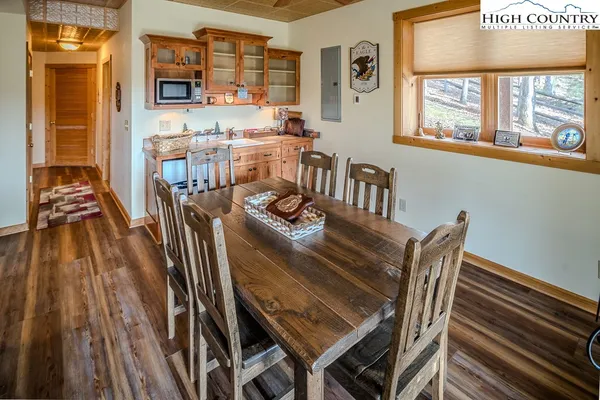 $850,000 | 632 Vista Ridge Road, West Jefferson, NC 28694