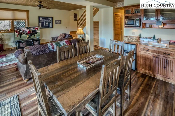 $850,000 | 632 Vista Ridge Road, West Jefferson, NC 28694