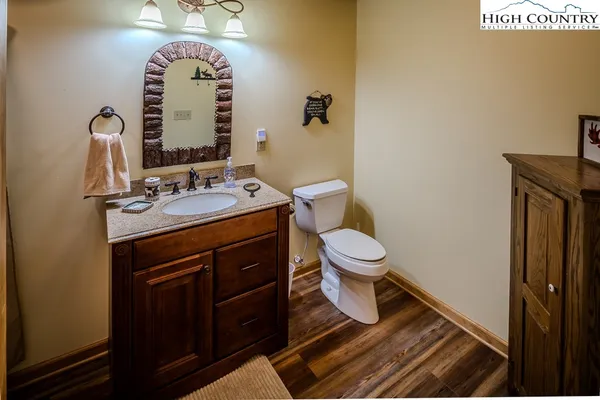 $850,000 | 632 Vista Ridge Road, West Jefferson, NC 28694