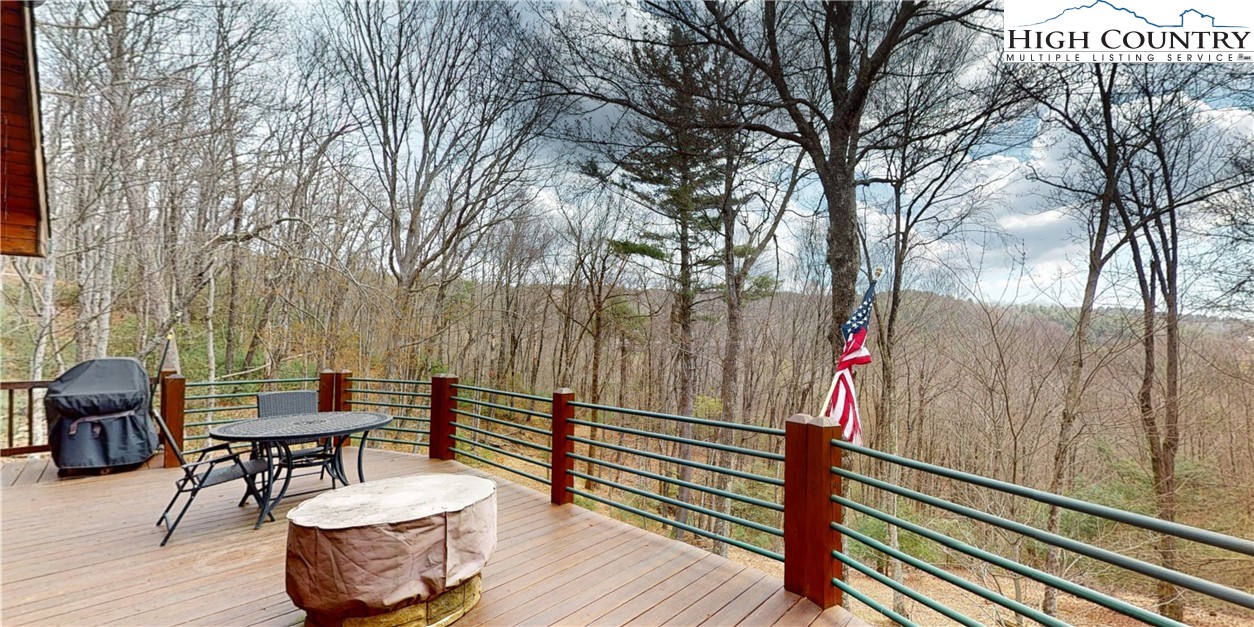 632 Vista Ridge Road West Jefferson, NC 28694 - Photo 5 of 45