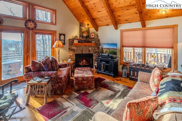 $850,000 | 632 Vista Ridge Road, West Jefferson, NC 28694