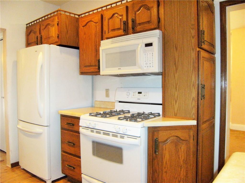 2733 Middletown Road Pittsburgh, PA 15205 - Photo 10 of 25 Kitchen
