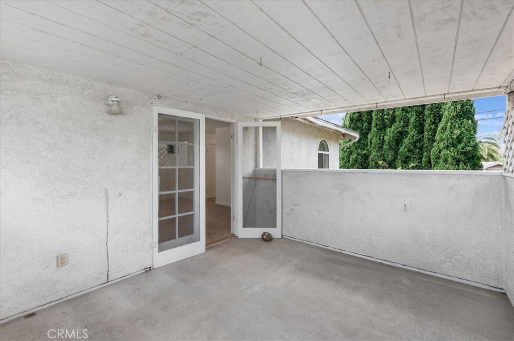 1128 South Parton Street Santa Ana, CA 92707 - Photo 23 of 32 an empty room with windows