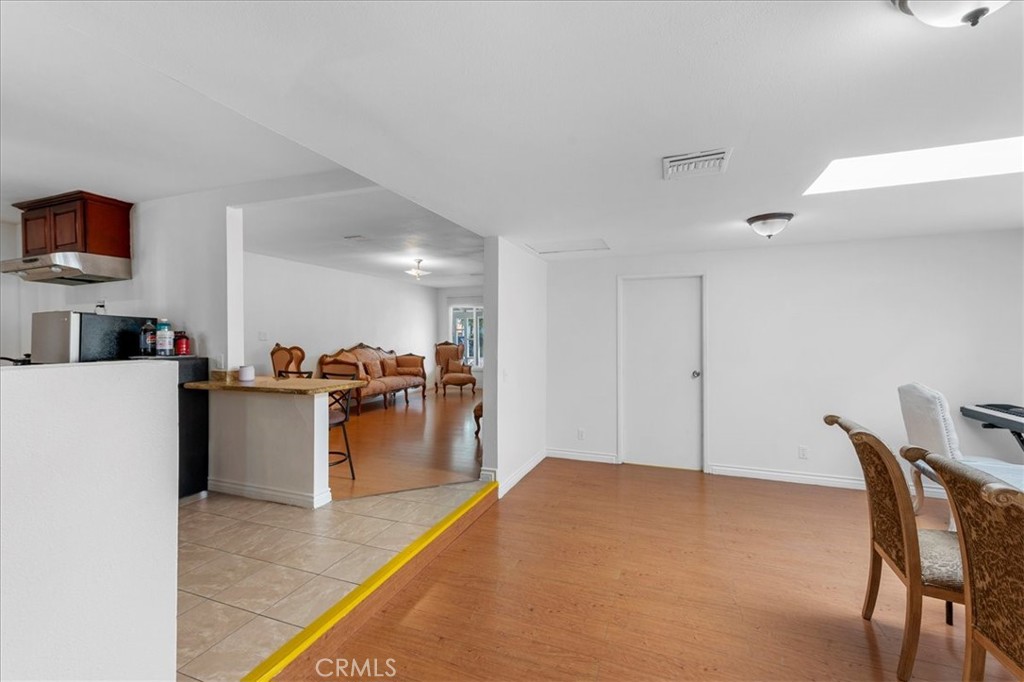 1128 South Parton Street Santa Ana, CA 92707 - Photo 7 of 35