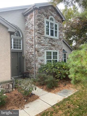 $399,900 | 131 Greenview Drive, Lancaster, PA 17601