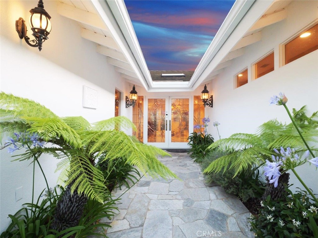 14 Georgeff Road Rolling Hills, CA 90274 - Photo 8 of 71 Front Entrance