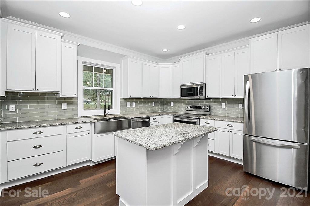 11817 Brief Road Charlotte, NC 28227 - Photo 8 of 40 Gallery Image 8