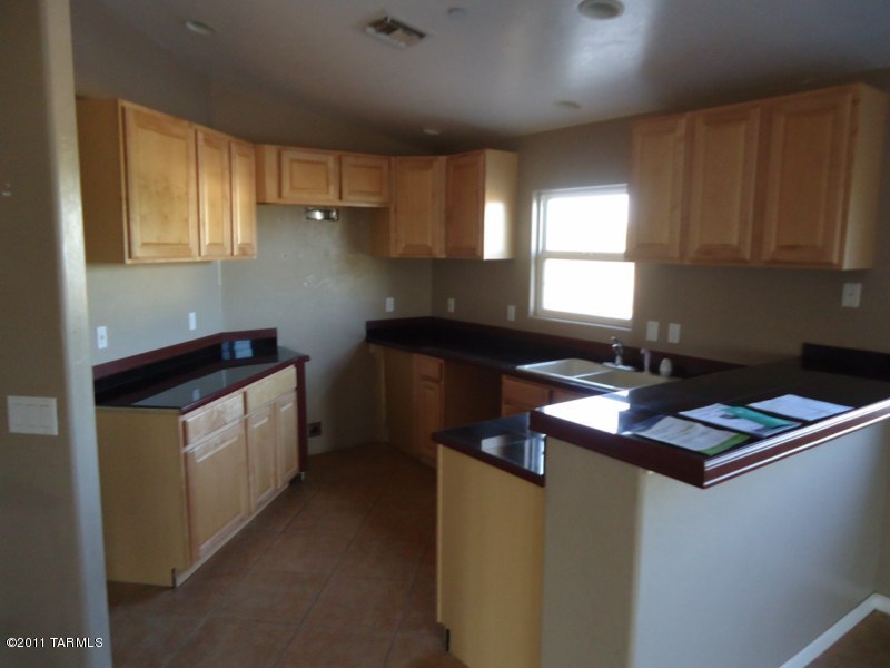 7140 North Gemstone Road Tucson, AZ 85743 - Photo 3 of 13 Gallery Image 3