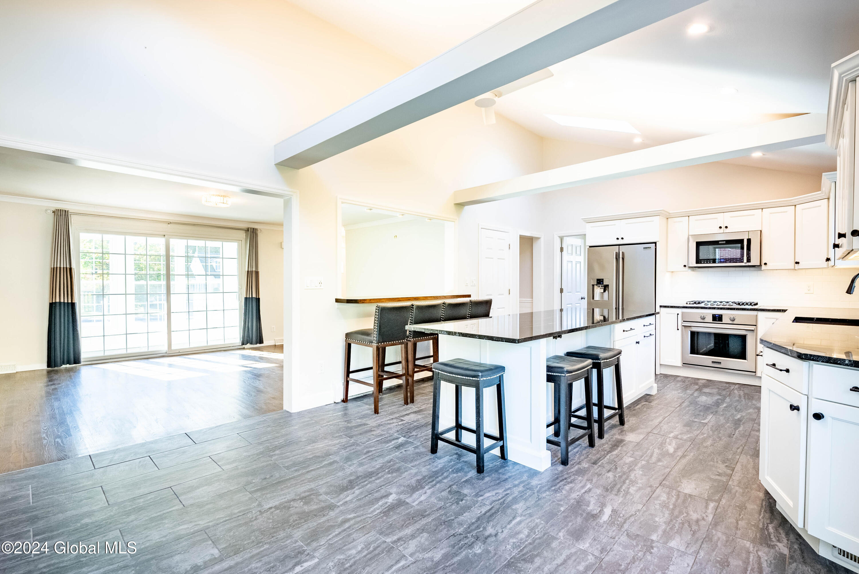 241 Osborne Road Colonie, NY 12205 - Photo 8 of 35 10