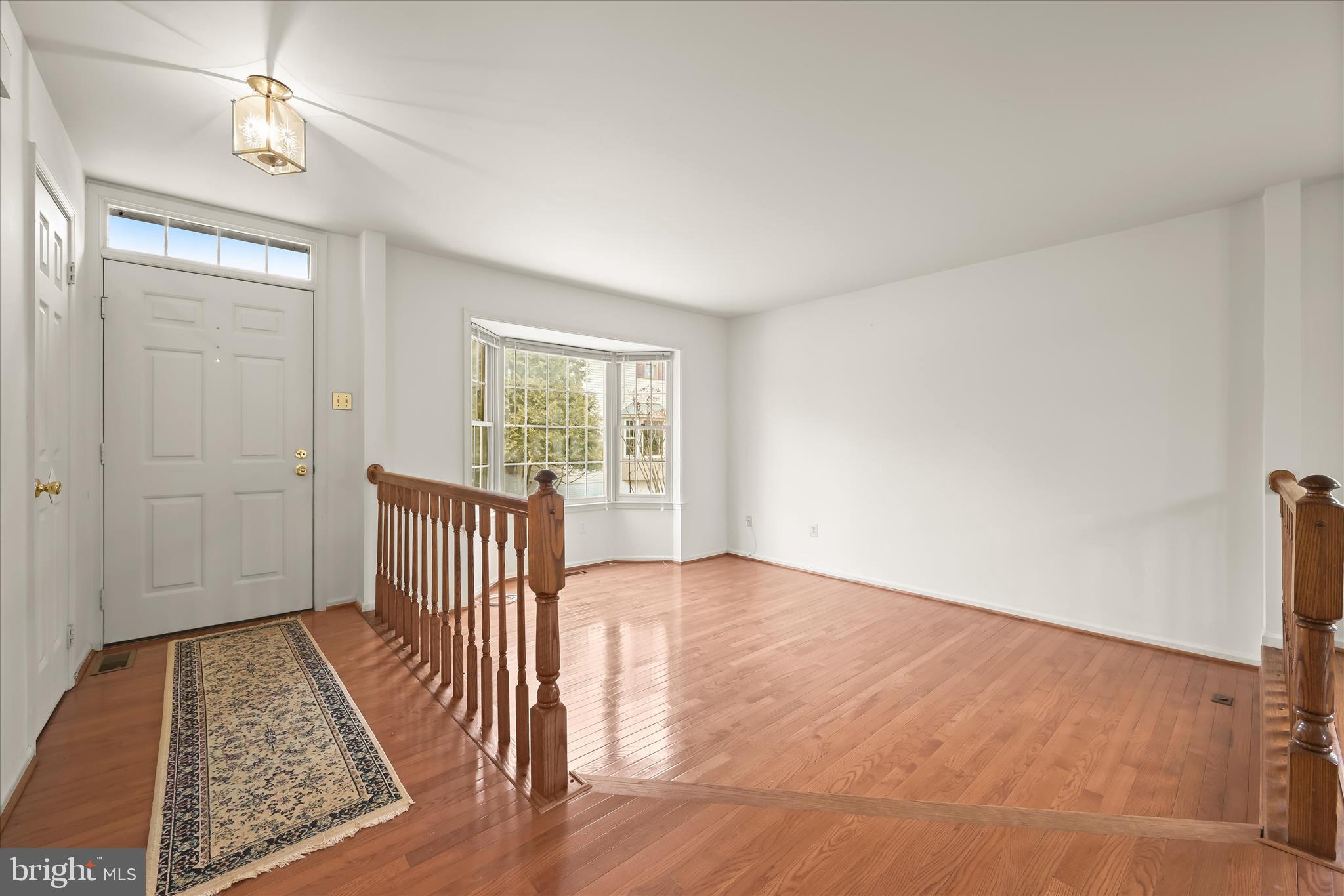 4750 Rams Horn Row Ellicott City, MD 21042 - Photo 7 of 54 Foyer