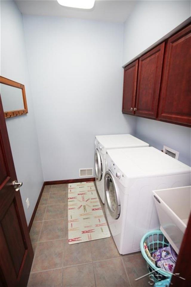 1886 West Stewart Road Midland, MI 48640 - Photo 16 of 43 31394602-15.JPG