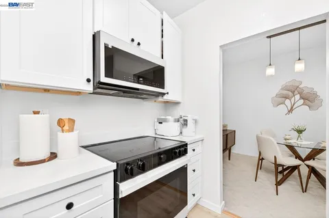 $560,000 | 39931 Cedar Boulevard, Unit 309, Newark, CA 94560
