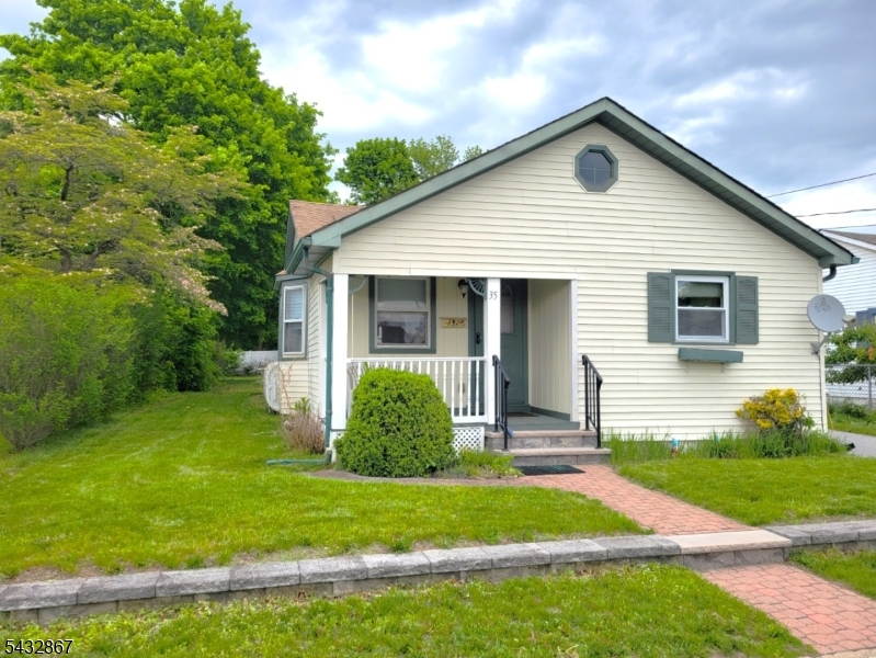 35 Butler Street Franklin, NJ 07416 - Photo 2 of 14