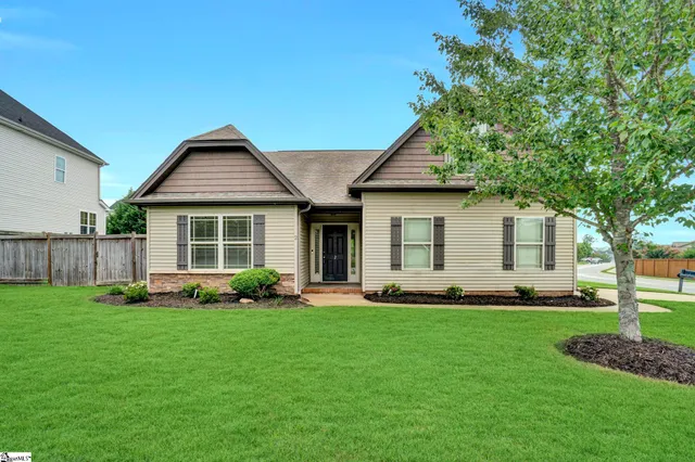 $395,000 | 2 Airlie Drive, Simpsonville, SC 29681