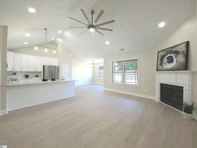 $395,000 | 2 Airlie Drive, Simpsonville, SC 29681