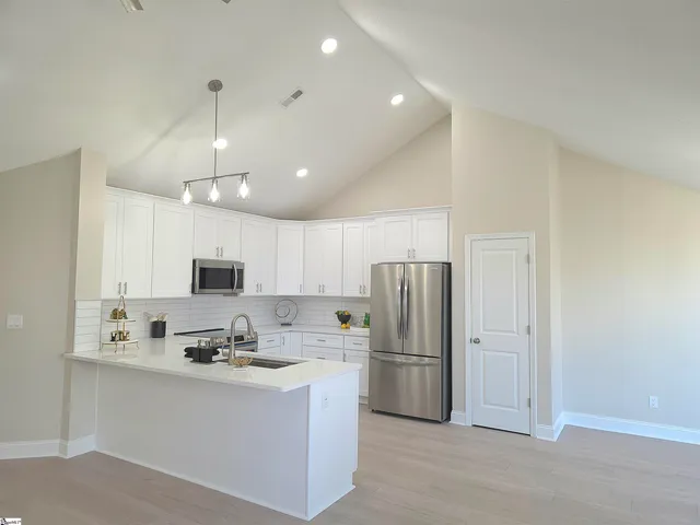 $395,000 | 2 Airlie Drive, Simpsonville, SC 29681